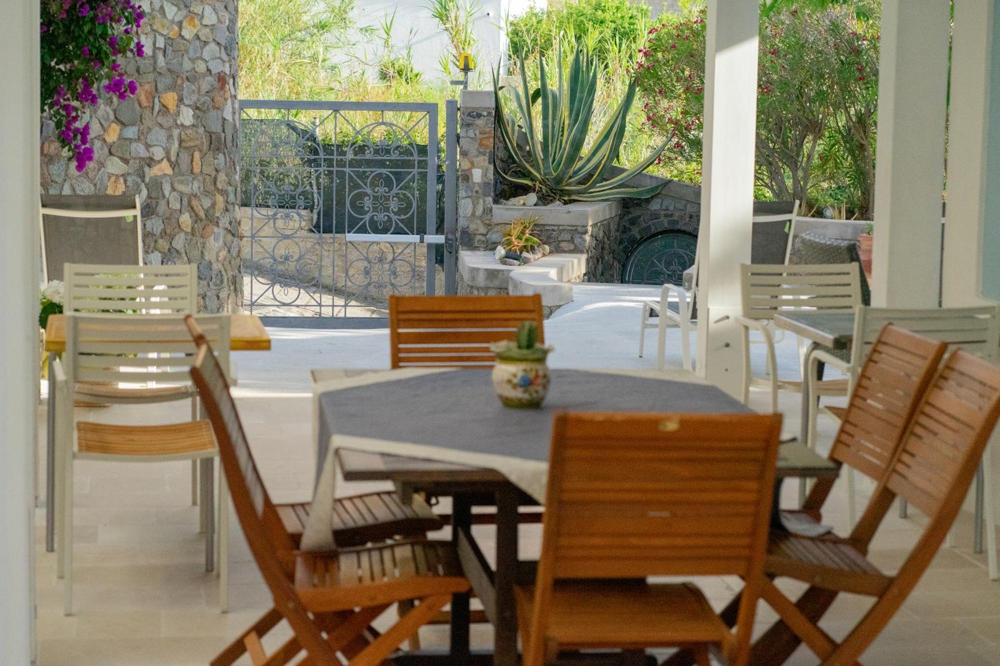 פונזה Villa Acacia מראה חיצוני תמונה