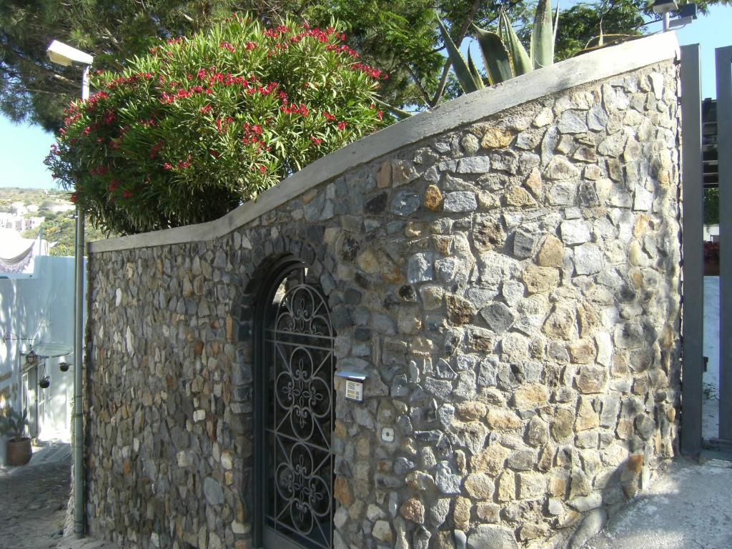 פונזה Villa Acacia מראה חיצוני תמונה